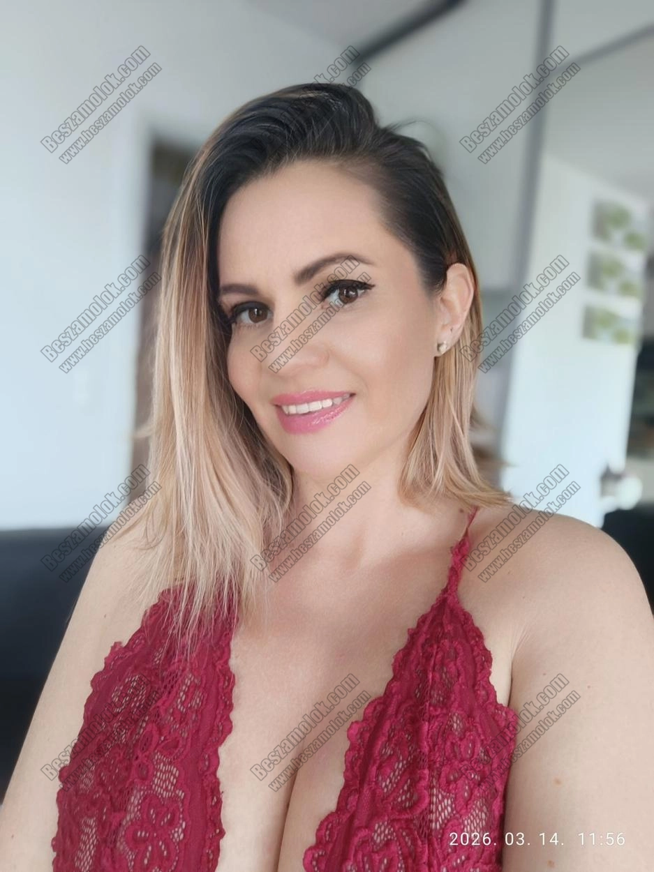 Lèna melytorkos francia profil kepes profil - melytorkosfrancia.hu Lèna - +36 20 807 6233 - melytorkos francia foto