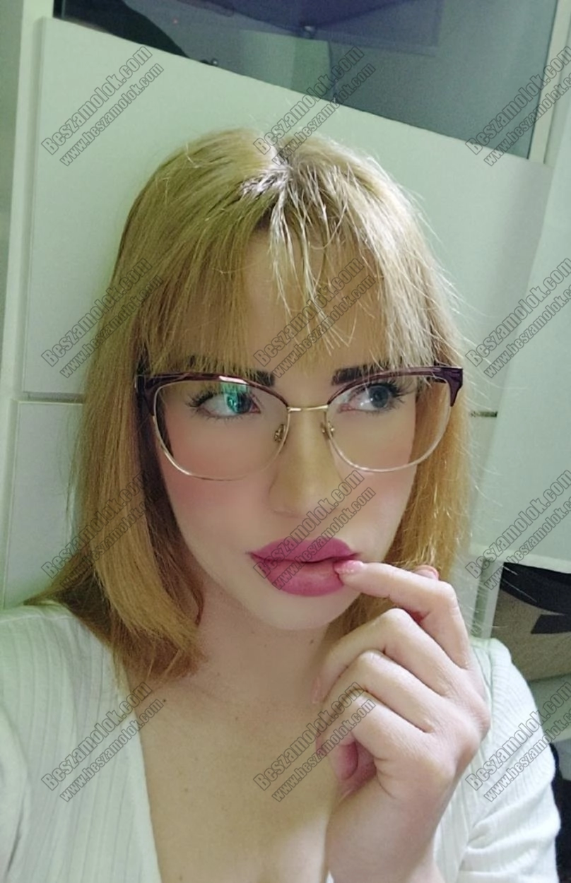Lotti - +36 20 558 2031 - melytorkos francia foto