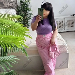 Kitti, 18 éves mélytorkos szexpartner