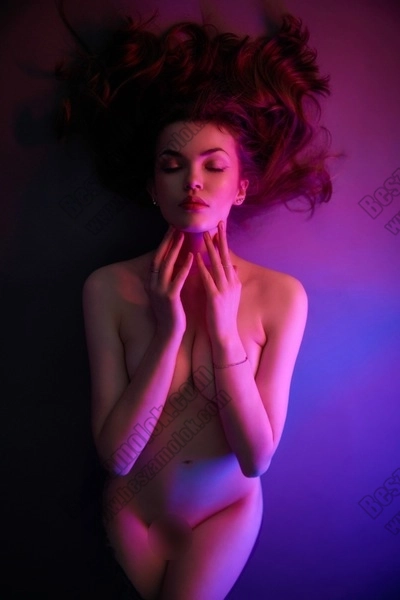 Laura - +36 20 969 5937 - melytorkos francia foto