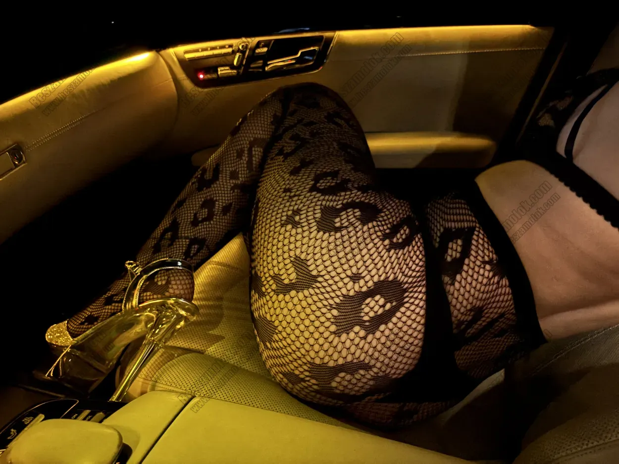 AngelRose - +36 70 637 1774 - melytorkos francia foto